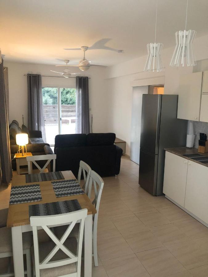 Paros Gardens, Universal Apartament *