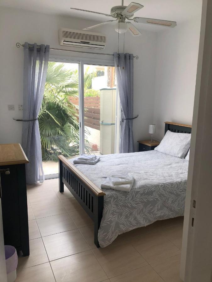 Apartament Paros Gardens, Universal